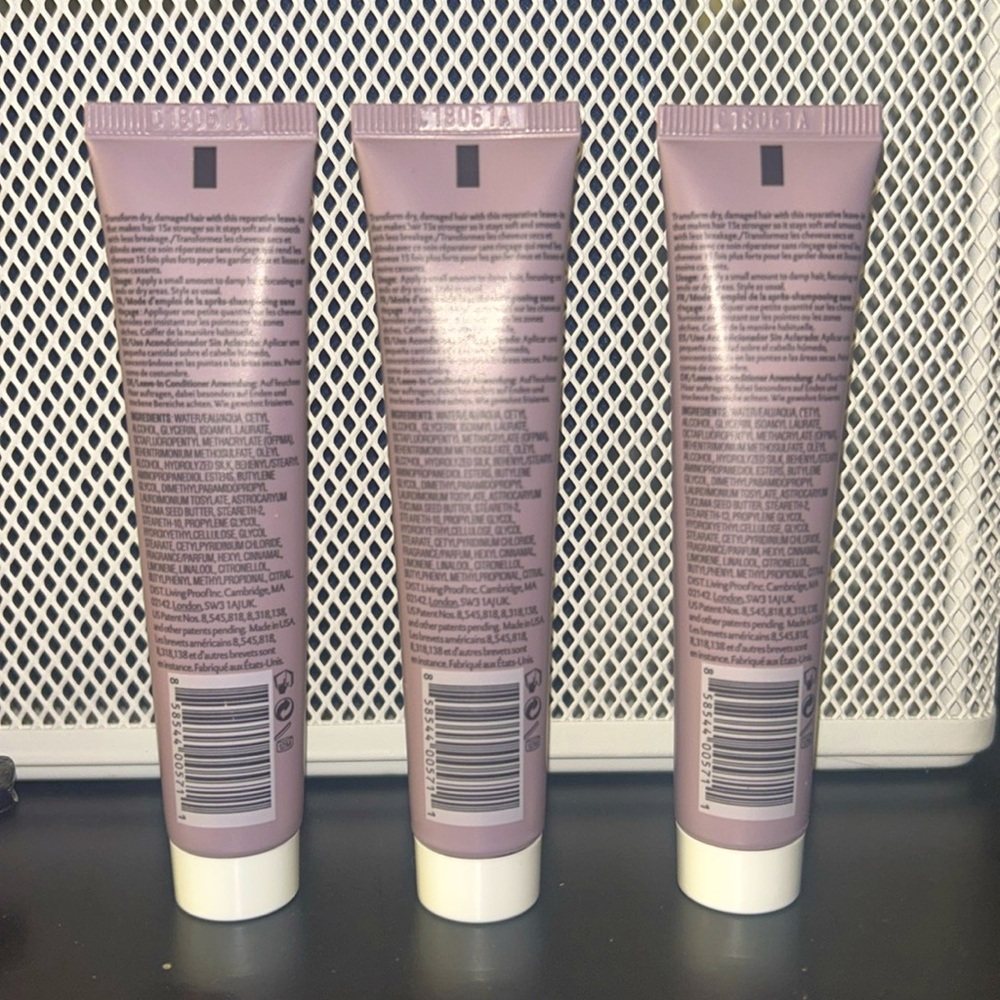 Living Proof Restore Repair Leave In Conditioner 30ml/1oz - Picture 2 of 3